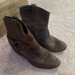 Wide mouth ankle boot Sz 10
